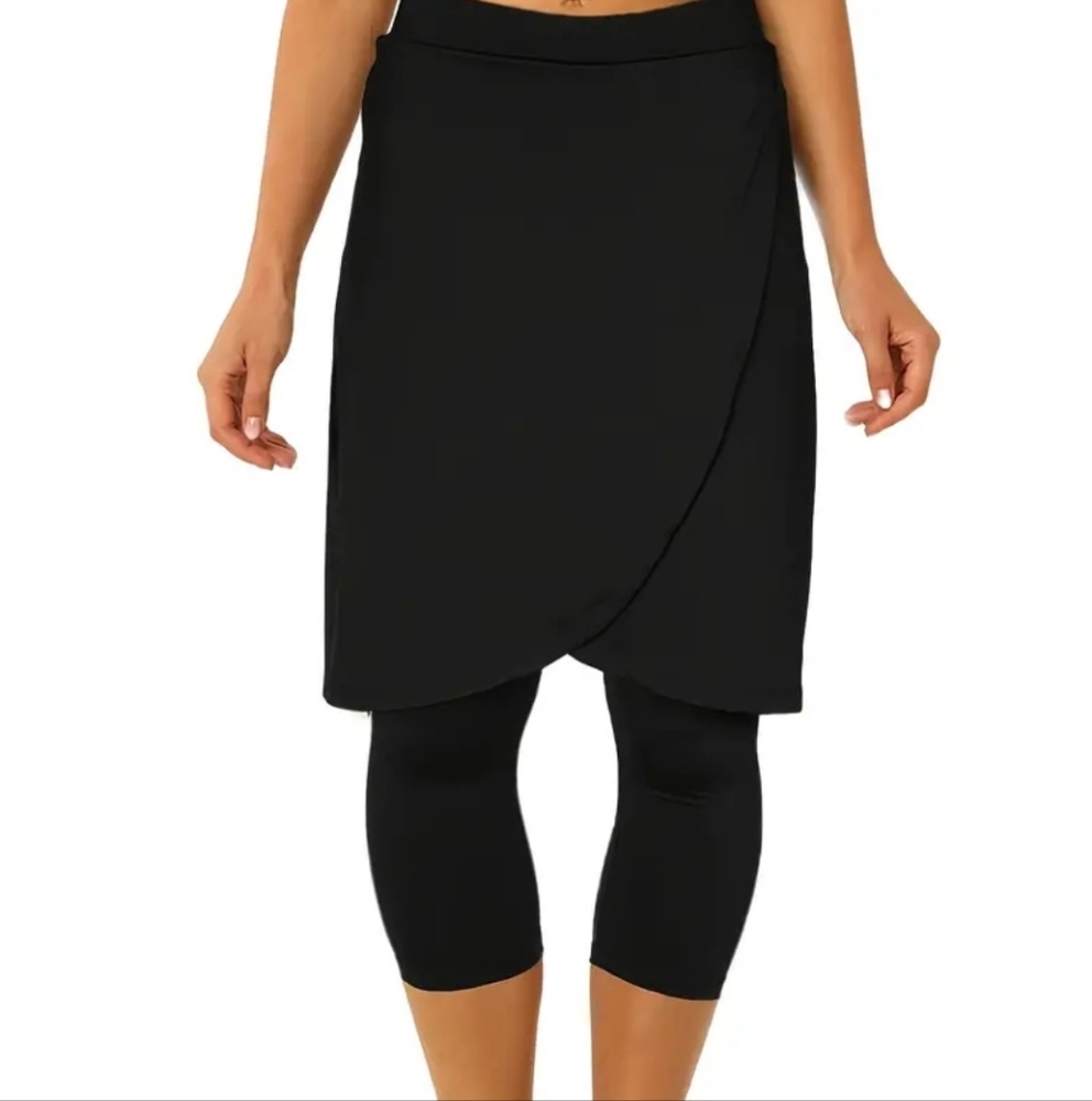 Black athletic skirt with leggings